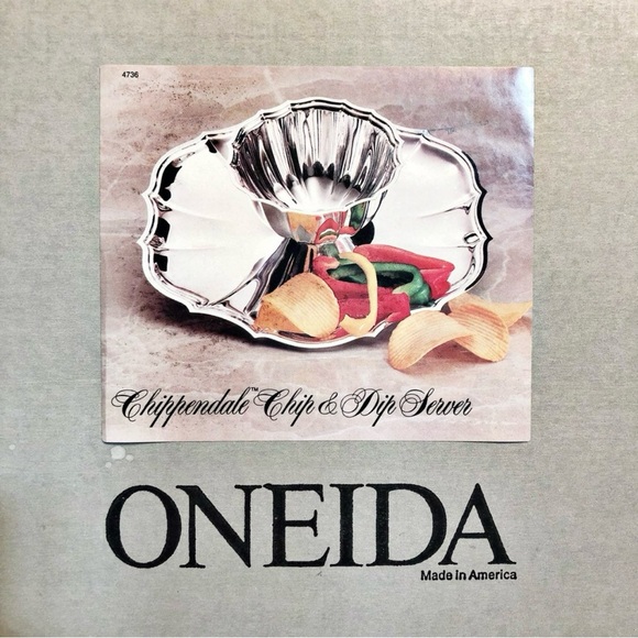 Chippendale Chip & Dip Server | Oneida - Picture 2 of 8